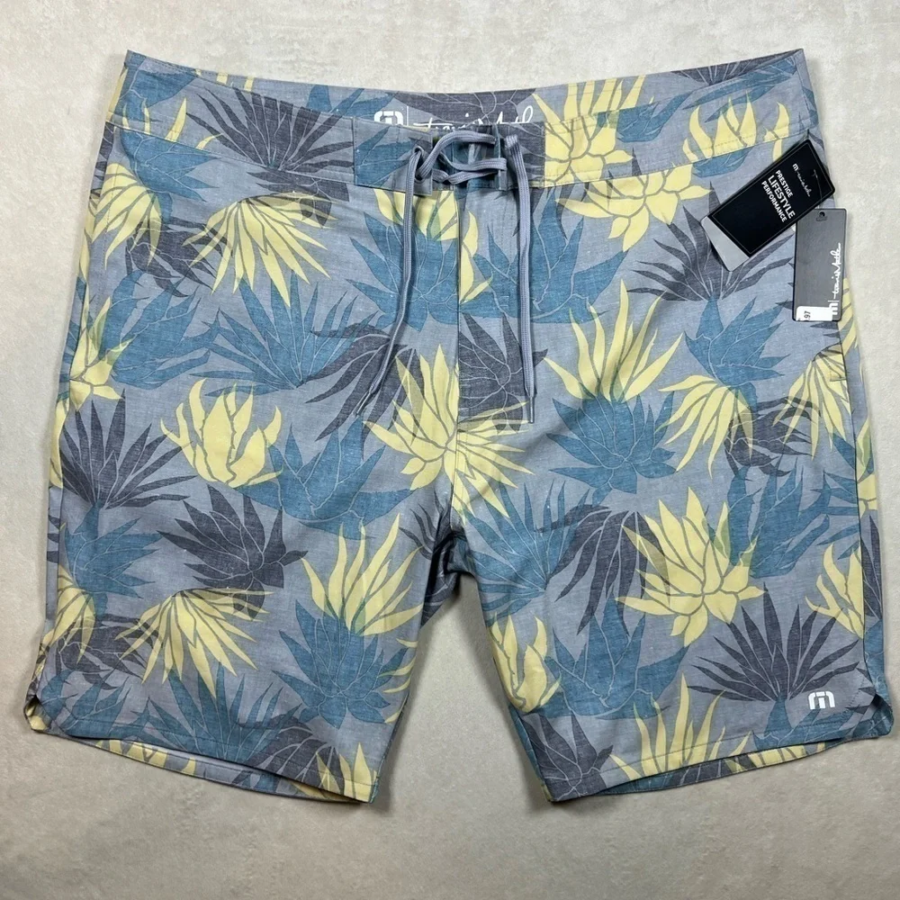 NWT Travis Mathew 42W Lifestyle Palm Floral Pattern Stretch Band Trunks Swim